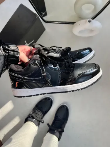 Tênis Nike Jordan Low