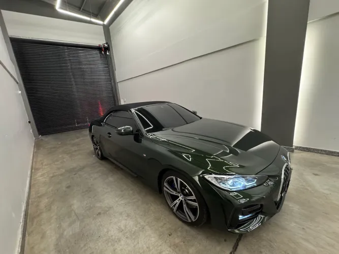 COR EXCLUSIVA! IMPECÁVEL BMW 420i Cabriolet 2023 COM APENAS 16.000 KM NA GARANTIA