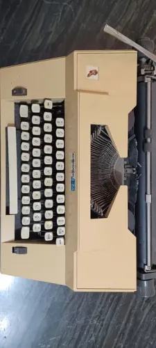 Máquina de escrever antiga