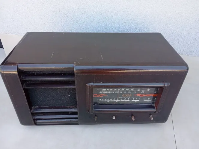 Rádio a válvulas antigo Americano rádio válvulado
