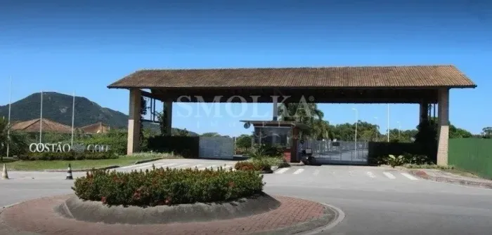 Terreno à venda no Costão Golf, no bairro Ingleses, Florianópolis/SC.