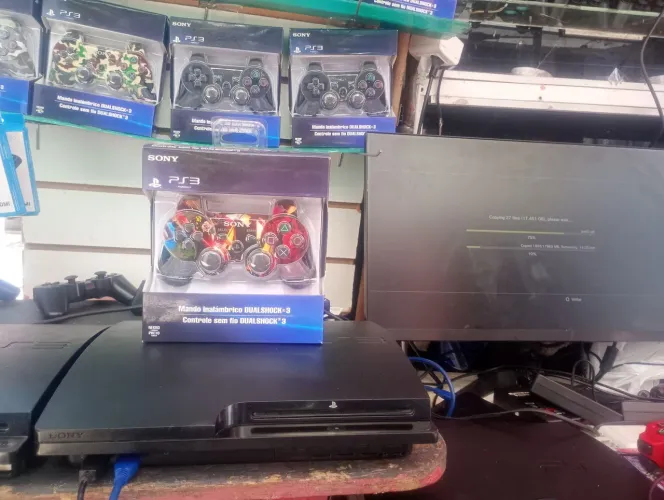 Vendo ps3 destravado com vários jogos com garantia apenas 550 reais trabalho com games