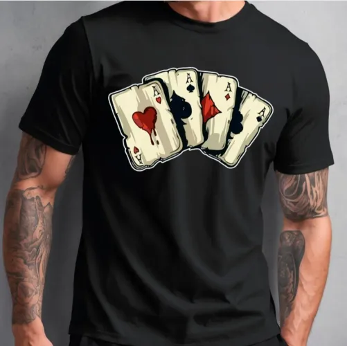 Camisa masculina de baralho na estampa