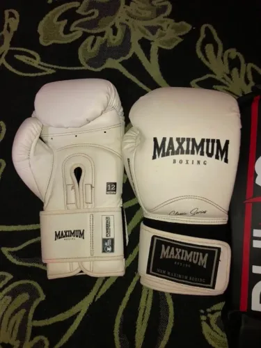 Luva maximus original 12 oz e caneleira  3 mês de uso. 300 reais pra vender logo