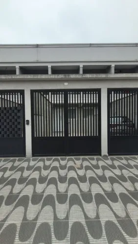 Sobrado 2 Dorm C/ 2 Banheiros a 200m do Mar - Locação Defininitiva