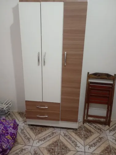 Vende-se guarda roupa de solteiro 