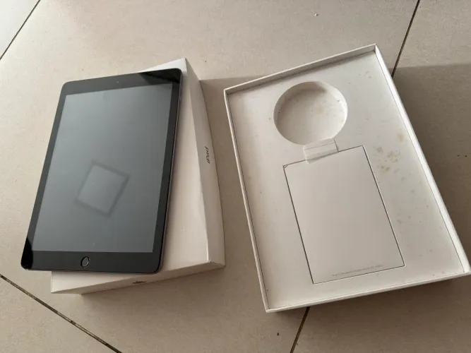 iPad 6ª geração 128 GB Wi-Fi - para retirada de peças / carcaça