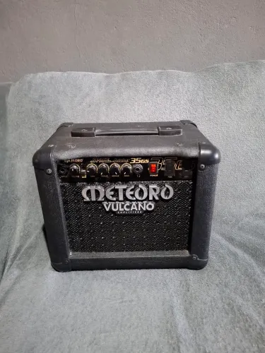 Amplificador Meteoro Vulcano Space Junior 35GS <br>.