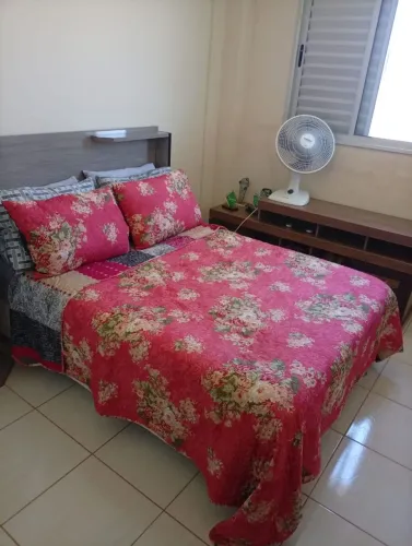 Vende-se CAMA BOX CASAL e CABECEIRA