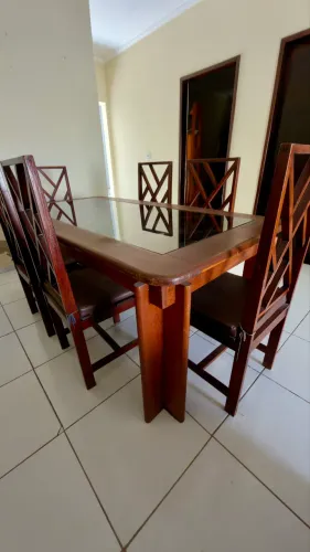 Mesa de Jantar em Madeira Maciça com 6 Cadeiras - 2,00m x 1,00m