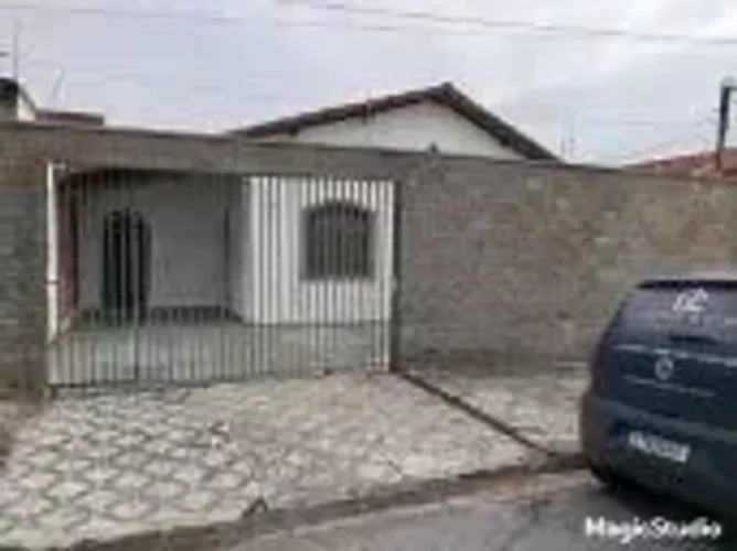 Casa espaçosa para alugar no bairro Vila São Geraldo
