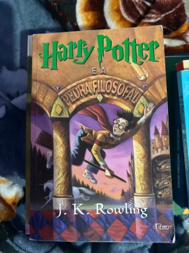 Harry Potter e a Pedra Filosofal - J. K. Rowling