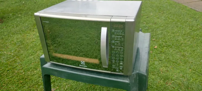 Microondas Electrolux Inox Espelhado 31 litros