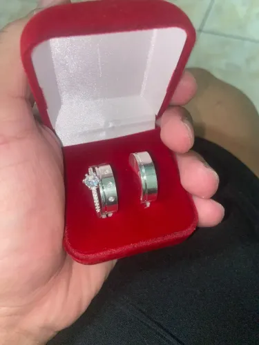 Par de alianças 5mm com solitário cravejado, prata 925
