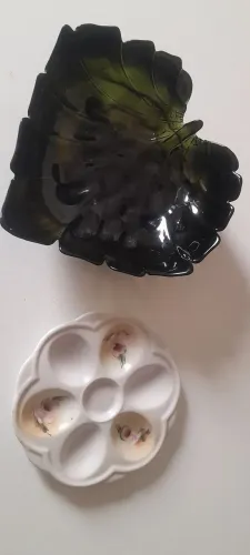 Conjunto Fruteira em Vidro Verde Oliva e Pratinho em Porcelana Decorado pata Aperitivos