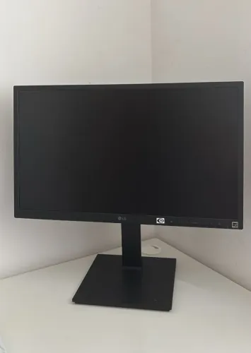 Monitor LG 23,8" - Ergonômico (Horizontal e Vertical) - Seminovo