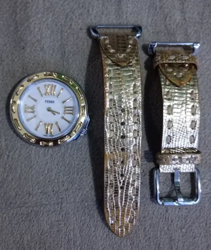 Relógio Fendi selleira Dourado Original