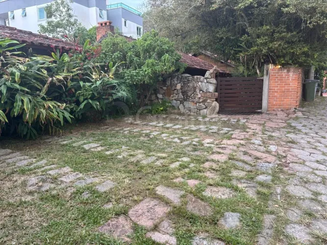 Terreno com 413mª em Jurerê, Florianópolis