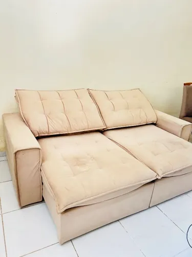 Sofá retrátil e reclinável