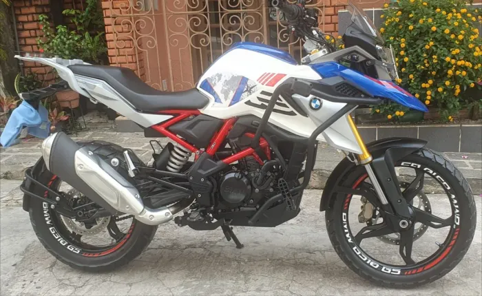 BMW G310 GS 23/24 - EXCELENTE ESTADO - LICENCIADA - R$ 31.500 Único dono.