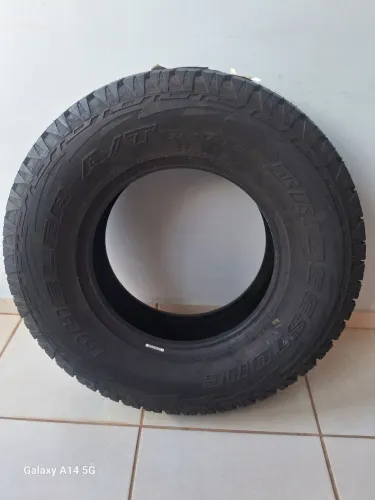 VENDO PNEU BRIDGESTONE 265 70 R16 NOVO OPORTUNIDADE