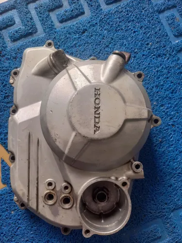 Tampa do motor da cb300 e XRE