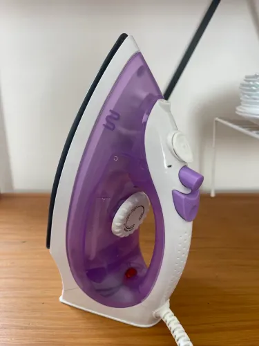 Ferro de Passar a Vapor Multi (Multilaser) 1200W - Roxo/Branco (Muito Novo)