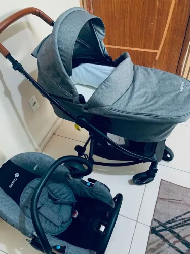 Vende-se carrinho Moisés e bebe conforto ( os dois juntos)