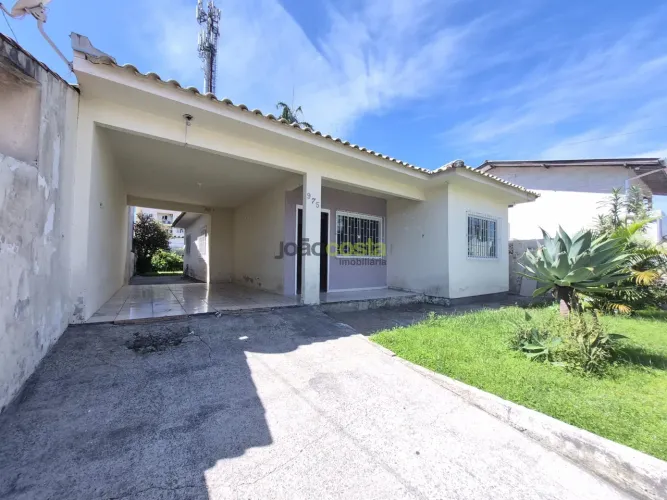 Aluguel em Ponte do Imaruim, Palhoça: 3 Quartos, 130 m²