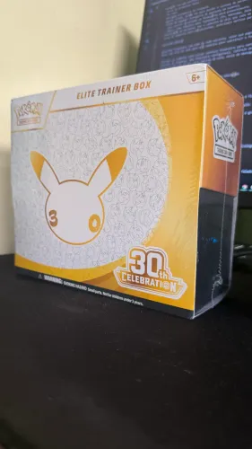 Etb 30 Anos Pokemon Celebracoes Ingles Lacrada