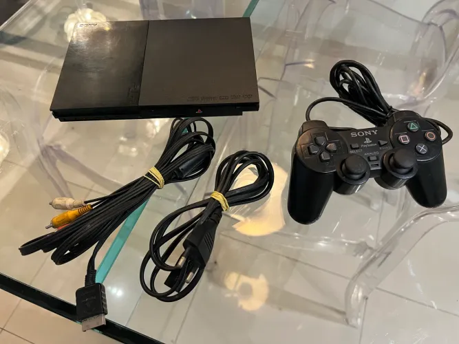 PlayStation 2 desbloqueado e lendo CD