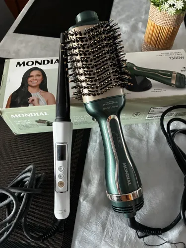 Vendo escova secadora By Juliette + modelador de cachos.