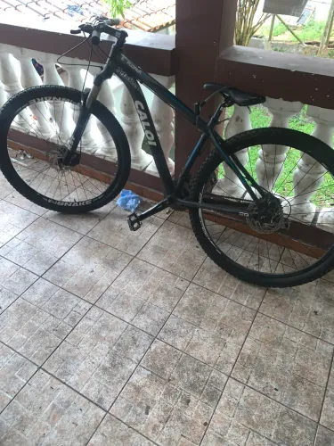 Bike aro 29 Caloi semi nova 