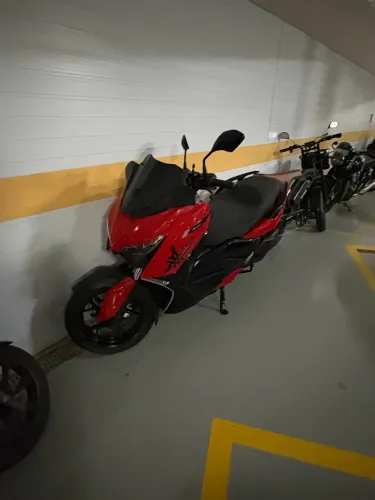 Yamaha XMax 250 ABS VERMELHA