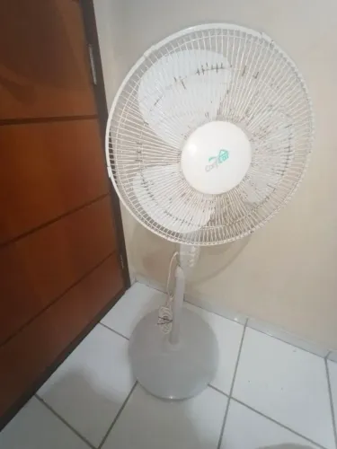 Ventilador de Coluna/Pé Confilar Usado