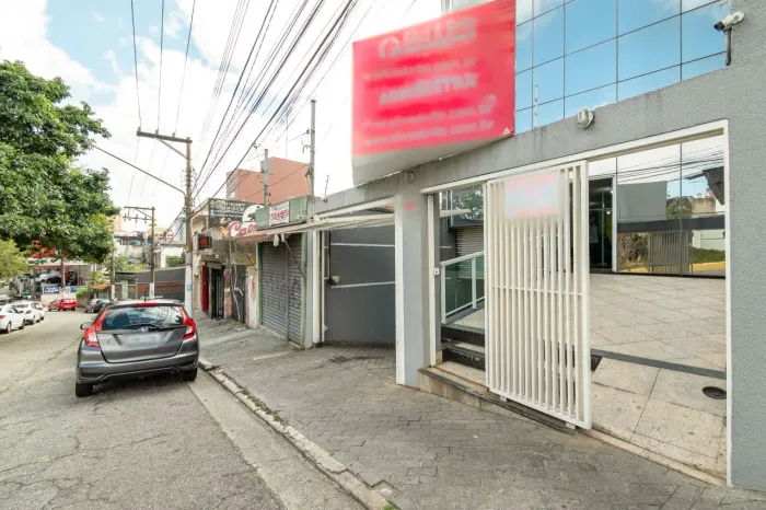 Casa comercial na Avenida Waldemar Carlos Pereira, 1551 750 m²