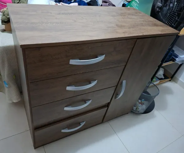 Cômoda 4 gavetas 
