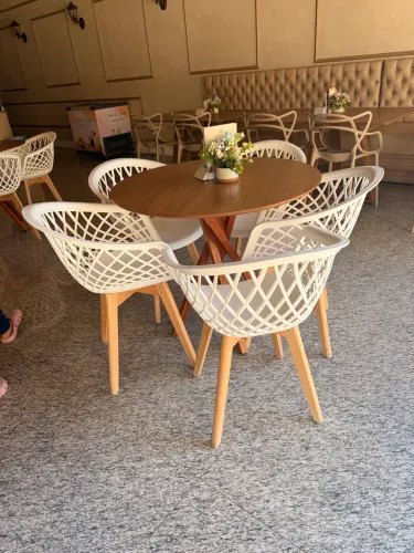 Mesa com cadeiras 