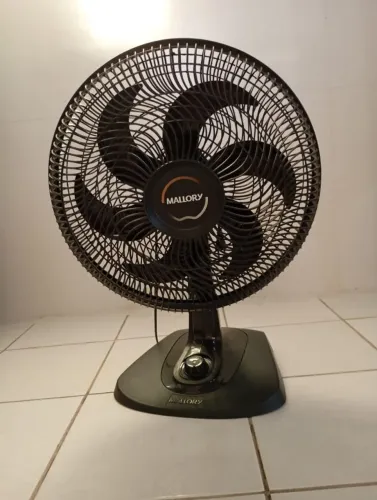 Ventilador Mallory na cor preta