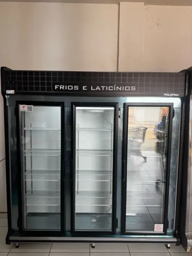 Expositor de bebidas 3 portas