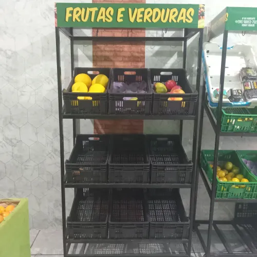 Vendo frutaria em bom estado de conservação