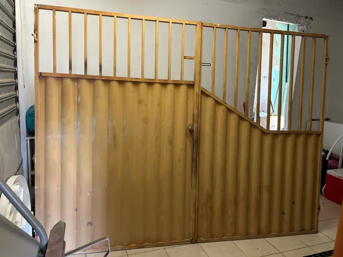 Vendo portão em aço galvanizado