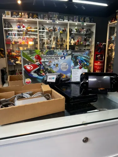 Nintendo Wii U 32GB Premium Pack Mario Kart 8 Preto com Caixa - seminovo