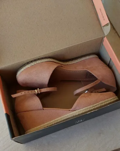 Sandália de Salto (Bebecê, 37)