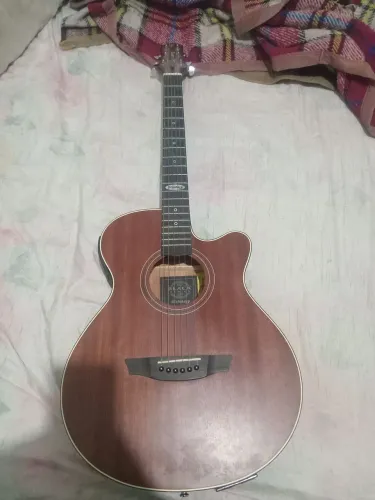 Vendo violão semi novo strinberg