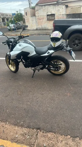 MOTO FZ25 250 YAMAHA 
