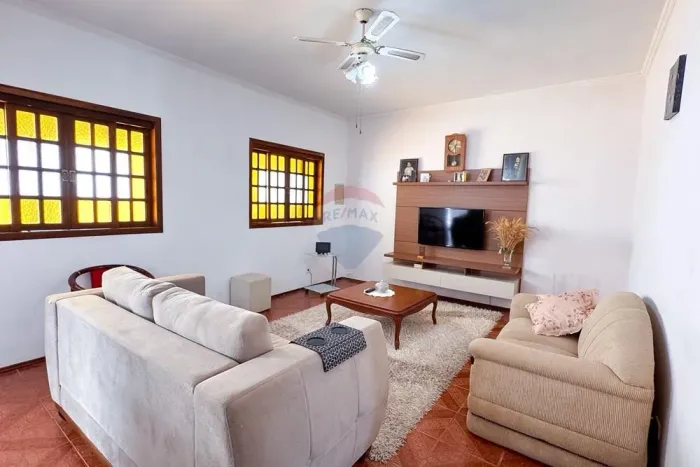 Casa Espaçosa e Versátil em Capivari - R$490.000