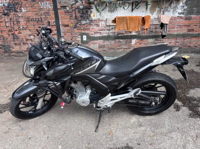 Honda CB 250 Twister 2022 | Único Dono | Apenas 6.000 km | Impecável