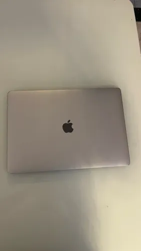 MacBook Apple touch Bar 15,4 ?