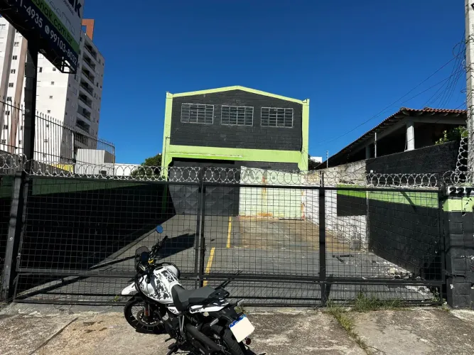 Galpão para locação em Sorocaba-SP no Jardim Sao Carlos: 2 banheiros, 6 vagas de garagem,